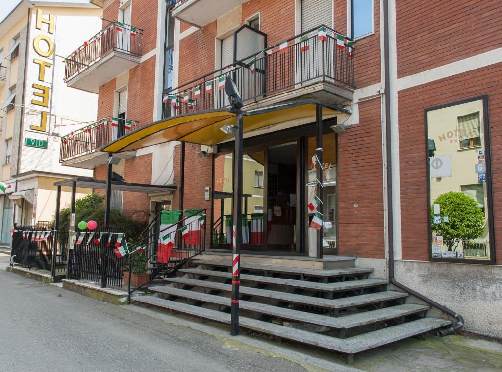 Vip Hotel Plasencia Exterior foto