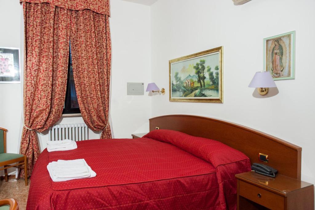 Vip Hotel Plasencia Habitación foto
