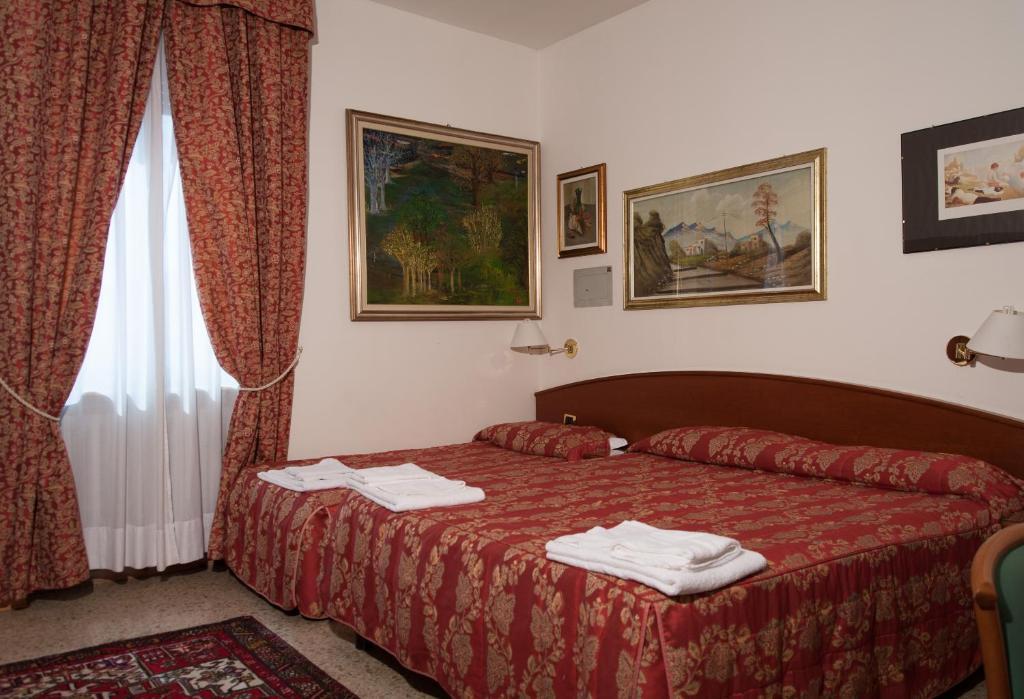 Vip Hotel Plasencia Habitación foto