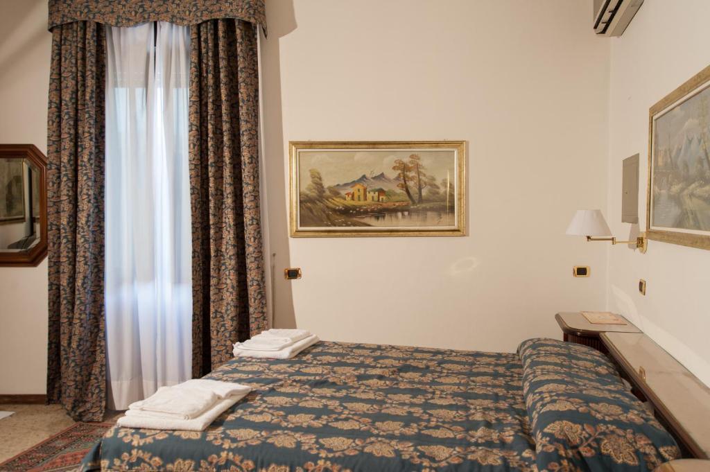 Vip Hotel Plasencia Habitación foto