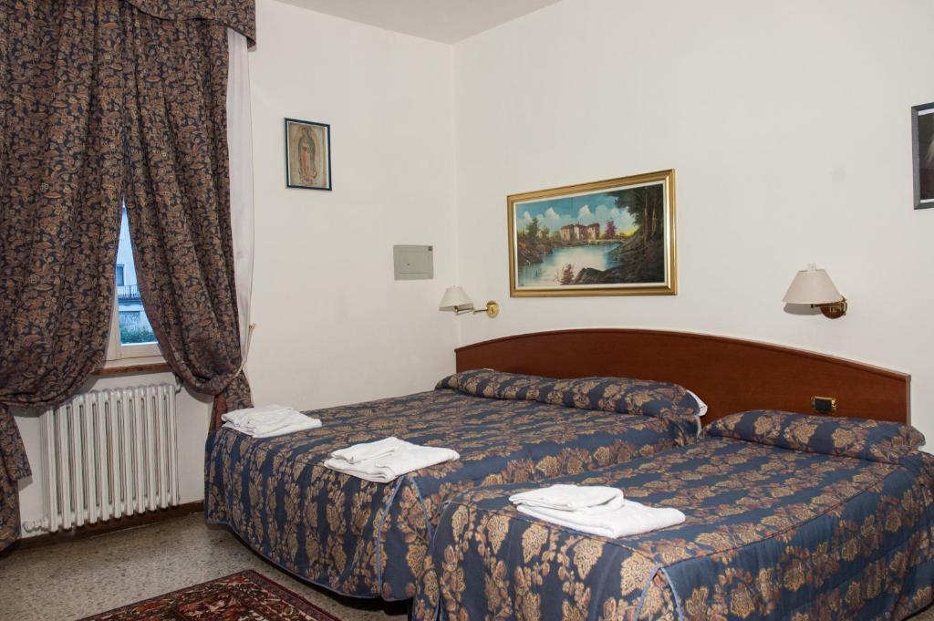 Vip Hotel Plasencia Habitación foto